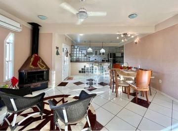 Casa · 241m² · 3 Quartos · 4 Vagas · HDE 45 610241030-94