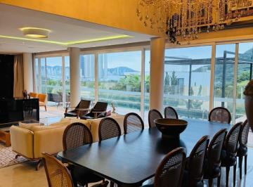 Casa · 550m² · 4 Quartos · 4 Vagas · Linda Casa Mobiliada em Condomínio Fechado para Locação - Balneário Camboriú SC