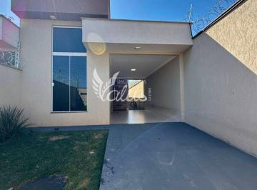 Casa de 3 quartos, Aparecida de Goiânia · Casa de 139 m², com 3 quartos, energia solar e área gourmet com piscina no Jardim Nova Era-Ap. de GO