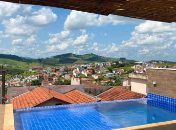 Casa de 3 quartos, Pouso Alegre · Casa com piscina e vista linda!