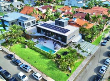 Casa · 601m² · 5 Quartos · 2 Vagas · MANSÃO MAGNÍFICA DE ALTO PADRÃ0 EM ATLÂNTIDA, XANGRI-LA