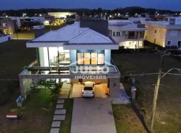 Casa · 290m² · 5 Quartos · 2 Vagas · Casa em Condomínio com 290m², 5 dorm. no bairro Itapeva em Torres