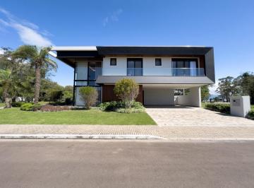 Casa · 588m² · 6 Quartos · 2 Vagas · Mansão com 6 Suítes, Inteligente com Vista Panorâmica  para a Lagoa .