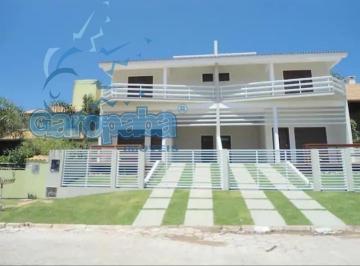 Foto 02 · Sobrado de alto padrão para locação anual no Centro de Garopaba-SC: 3 quartos, 1 suite, 1 sala, 3 ba