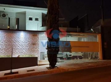 Casa · 220m² · 4 Quartos · 2 Vagas · Sobrado à venda com 4 quartos, 1 suíte e 2 vagas em Jardim Bela Vista, Indaiatuba/SP