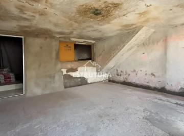 Casa · 215m² · 4 Quartos · 2 Vagas · Casa para venda em Centro de 215.00m² com 4 Quartos, 2 Suites e 2 Garagens