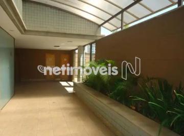 Entrada · Excelente apartamento com varanda e uma linda vista definitiva, rua arborizada e