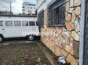 Área externa · Casa no Sagrada Família em terreno de 400 m²;.