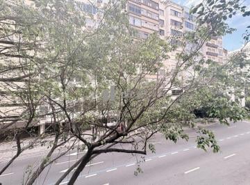 Apartamento · 37m² · 1 Quarto · Sala quarto à venda em Copacabana, na Rua Barata Ribeiro. Colado a rua Paula Freitas, apenas 350 met