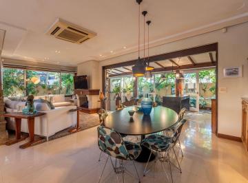 Casa · 380m² · 4 Quartos · 3 Vagas · Excelente casa a venda em condomínio com 4 dormitórios no bairro Tristeza.