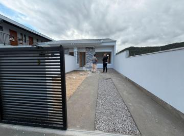 Casa · 59m² · 2 Quartos · 2 Vagas · Casa Geminada com 2 Quartos Sendo um Suíte à venda no bairro Forquilhas