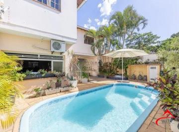 Casa · 160m² · 3 Quartos · 2 Vagas · Casa térrea, 160 m² privativos, patio com piscina, no Bairro São Sebastião.