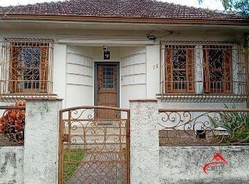 Casa · 253m² · 3 Quartos · 3 Vagas · Casa à venda - em Azenha