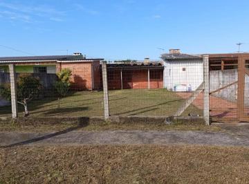Casa · 300m² · 3 Quartos · 2 Vagas · Casa Mobiliada à Venda em Cidreira com Churrasqueira e Pátio Fechado