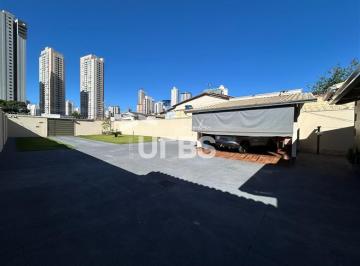 Casa · 216m² · 3 Quartos · 4 Vagas · Casa de Rua - Casa 3 quartos, sendo 1 suíte