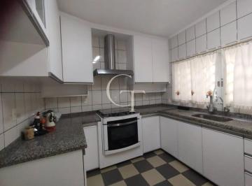 Casa  Vila Nova excelente localização! · Casa à venda - na Vila Nova
