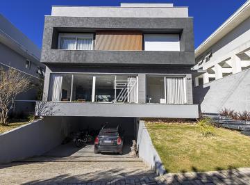 Casa · 330m² · 4 Quartos · 4 Vagas · Casa com 4 quartos