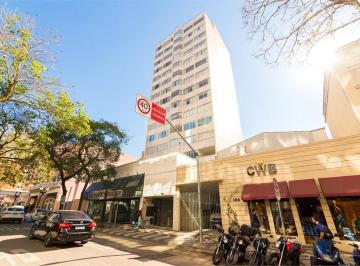 Apartamento de 3 quartos, Curitiba · Apartamento amplo com 3 quartos à venda no Centro