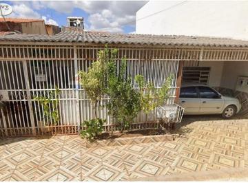 Casa · 250m² · 5 Quartos · 4 Vagas · CASA A VENDA QNJ 9