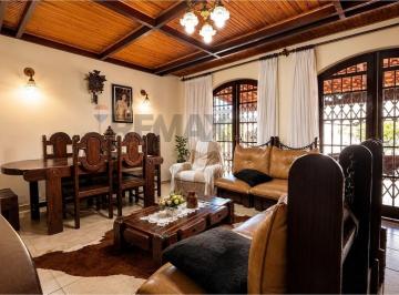 Casa · 120m² · 2 Quartos · CASA TÉRREA DE ESQUINA NO JARDIM MARILU — ESPAÇO, PRIVACIDADE, EDÍCULA E VISTA PARA O PICO DO JARAGU