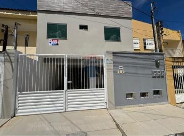Casa · 256m² · 6 Quartos · 3 Vagas · Casa Nova: 3 Aptos no Bairro Aeroporto
