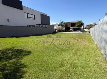 Terreno · 450m² · Oportunidade - Terreno em Condomínio - Jardim do Golfe - 450m².