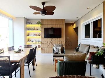 Casa · 304m² · 3 Quartos · 4 Vagas · Casa em Condomínio - Urbanova - Floradas da Serra - 3 Suítes - 304m².