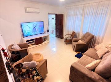 Casa de 4 quartos, Santos · Excelente Sobrado isolado, bem localizado, com 4 dormitórios e 3 vagas de garagem !