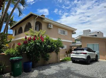Casa · 506m² · 3 Quartos · 4 Vagas · VENDO CASA EM BALNEÁRIO CAMBORIÚ, ACEITO PARTE EM IMOVEIS EM CANELA OU GRAMADO ATE 60%