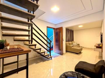8801f620-8217-46dc-b522-04cc3daa0eb9 · Atraente sobrado para venda em Jardim Guapituba com 3 quartos, sendo 1 suíte, 255m²