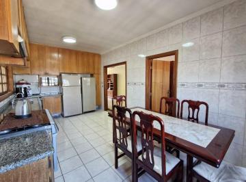 0f99095c-d8e9-417c-8e19-d926ad43174f · Excelente sobrado para venda em Jardim Vila Galvão com 3 quartos, sendo 1 suíte, 309m²