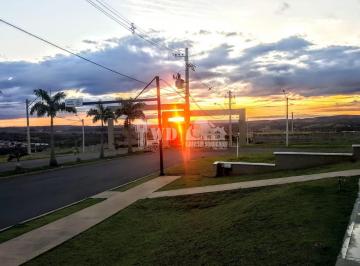 Casa · 250m² · 3 Quartos · 2 Vagas · Sobrado em Salto de Pirapora