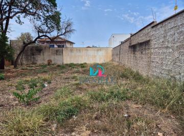 8c60fcb92e9a4f3a570ddbe152215662cdbf5393 · Terreno localizado no Jardim Botânico. 302 m² de área