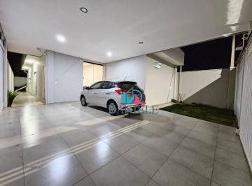 8af4079307c7974be4f2018782c13e3b4eda5b2c · Casa térrea com 3 dormitórios localizada no Residencial Cambuy.