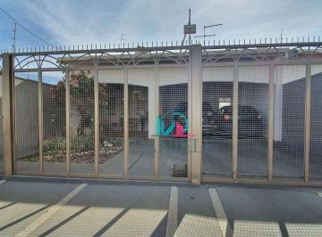 Jardim São Jorge · Casa térrea com 3 dormitórios localizada no bairro Jardim São Jorge.
