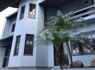 Casa · 600m² · 3 Quartos · 3 Vagas · Sobrado em Esteio, 03 quartos sendo 1 suíte
