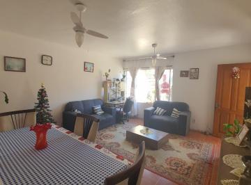 Casa · 300m² · 10 Quartos · 20 Vagas · Sobrado em terreno 22x44 no bairro Niterói