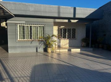 Casa · 200m² · 2 Quartos · Amplo Imóvel com Duas Casas, Lareiras e Área Gourmet