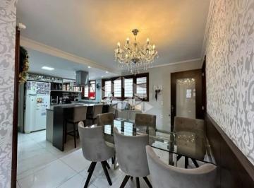 Casa · 247m² · 4 Quartos · 2 Vagas · Casa com 4 Quartos e 1 banheiro à Venda, 247 m² por R$ 905.000