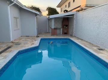 Casa · 190m² · 3 Quartos · 4 Vagas · Casa para venda em Centro de 190.00m² com 3 Quartos, 1 Suite e 4 Garagens