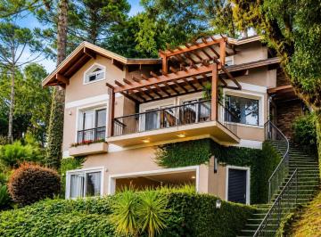Casa · 370m² · 2 Vagas · CASA EM CONDOMÍNIO À VENDA COM QUATRO SUÍTES
