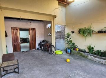 Casa · 144m² · 2 Quartos · 1 Vaga · Invista em um Imóvel Completo com Casa e Ponto Comercial em Ananindeua