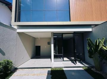 Casa · 247m² · 3 Quartos · 2 Vagas · Sobrado Geminado para Venda em Balneário Camboriú, CENTRO, 3 dormitórios, 3 suítes, 5 banheiros, 2 v
