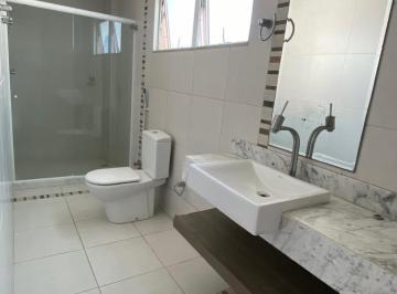 Imagem 1 · Casa de Vila para venda em Centro, Macaé