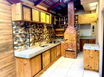 Casa de 3 quartos, Votorantim · Sobrado à venda no Parque Bela Vista em Votorantim recém reformado