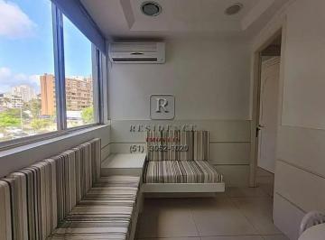 Foto 01 · Sala Comercial de Alto Padrão para Locação em Porto Alegre - 3 Salas, 1 Banheiro, 40m² no Bairro Rio