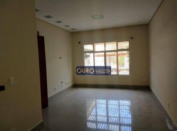 723a403ffee20307c95f9883d7b22a02975abb15 · Casa com 200m²