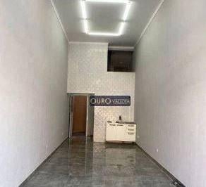 dce7692a3b4cf7c77739ded128a11ea49bd0dc6a · Salão com 40m²