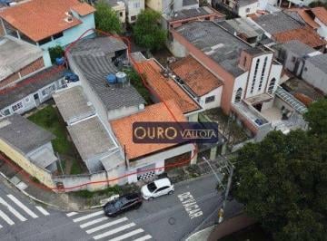 d5ce4410d25ac4d38019e8a29a3963b5683ae15e · Terreno com 5 casas