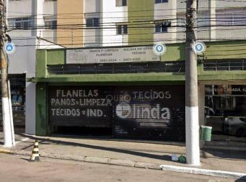 a1c5b2b938e1eeeb238861c2154f3f4c1ed67cfc · Salão Comercial com 500m²